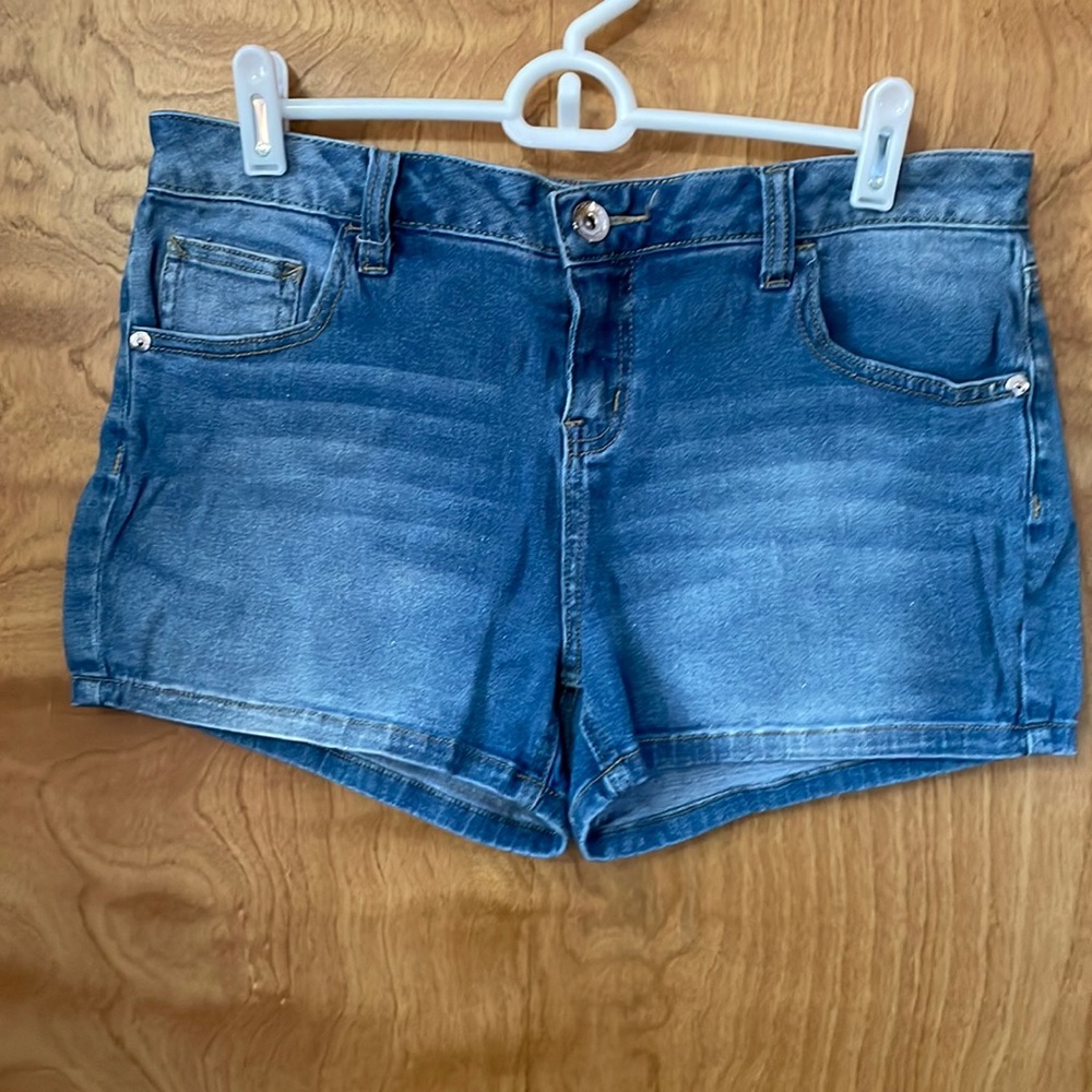 Justice girls 16 reg but fit like plus denim shorts